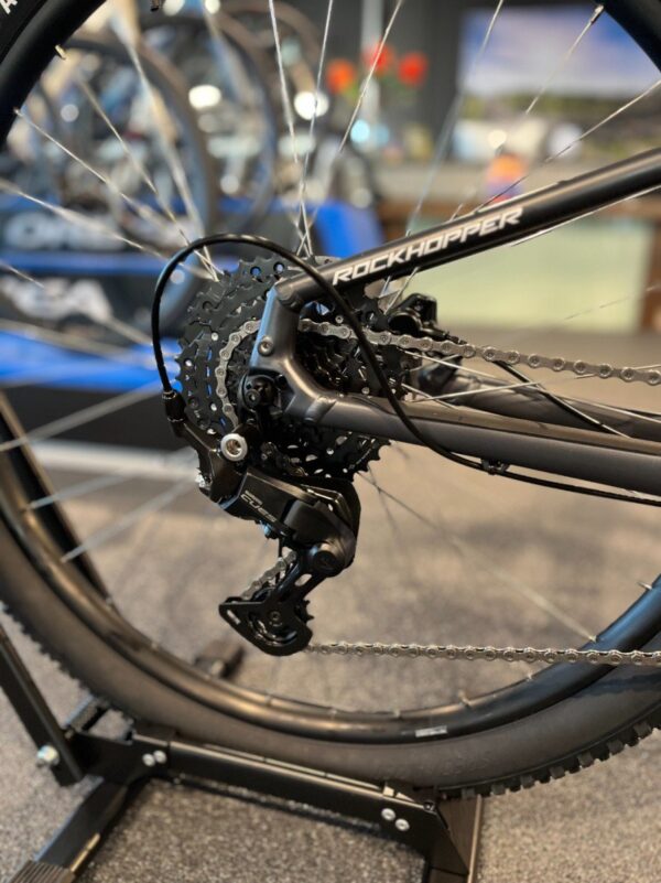 Specialized Rockhopper Sport Black Liquid Metal/ White XS 2025 - Afbeelding 2