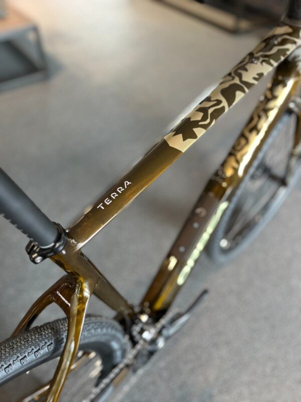 ORBEA Terra M30 Team Heren Caramel Carbon View (Gloss) XL XL 2026 - Afbeelding 2