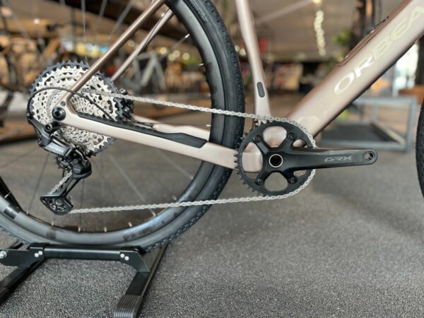 Orbea Terra M30 Team 1x Nickel/ Cinnamon XL 2026 - Afbeelding 2