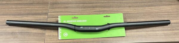 Mountainbike stuur Ø31,8 x 680mm Alloy Zwart