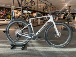 ORBEA Terra Race M31eLTD 1x Heren Mettalic White Chic / Black M M 2026