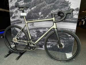 J. Guillem Formentor Heren Titanium 56cm 2025